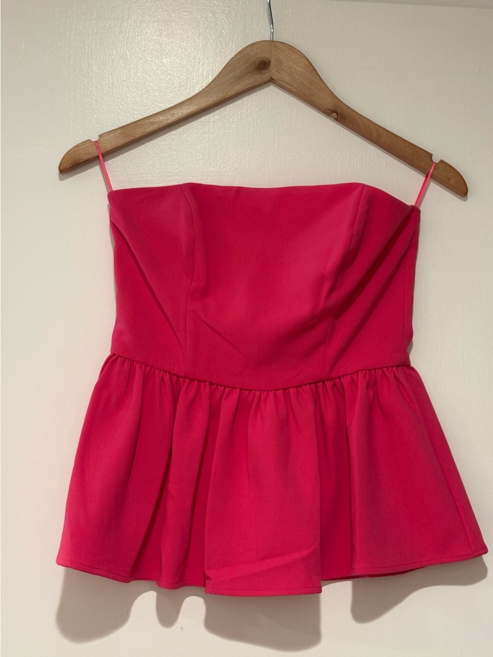 NWT Size 2 French Connection Whisper Strapless Peplum Top Raspberry Sorbet